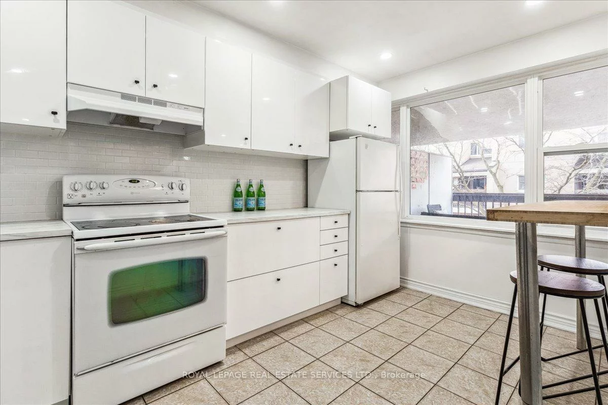 3050, Constitution, Applewood, Mississauga