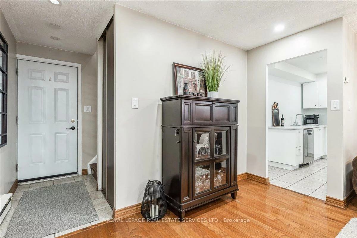 3050, Constitution, Applewood, Mississauga