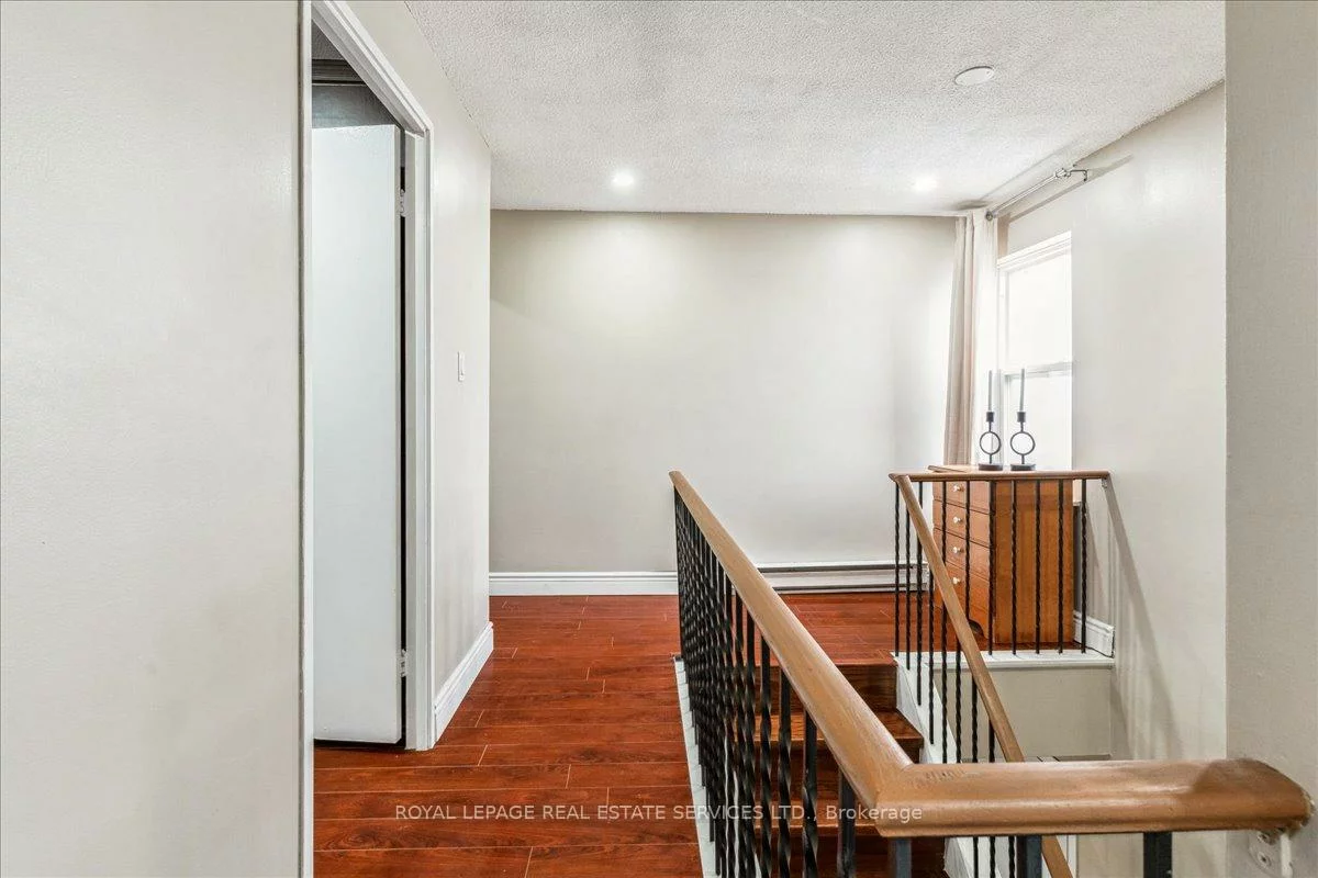 3050, Constitution, Applewood, Mississauga
