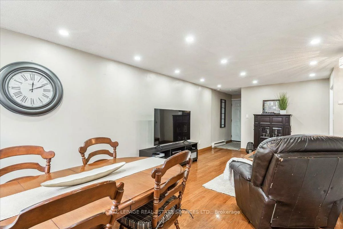 3050, Constitution, Applewood, Mississauga