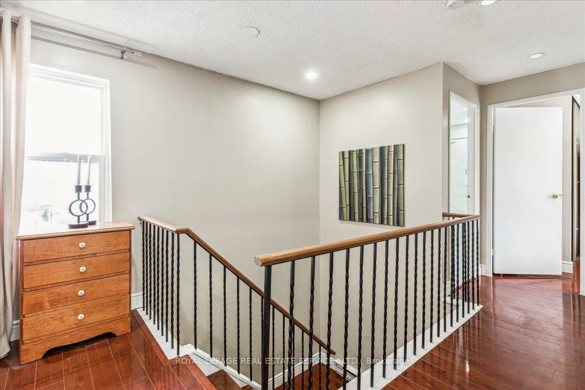 3050, Constitution, Applewood, Mississauga