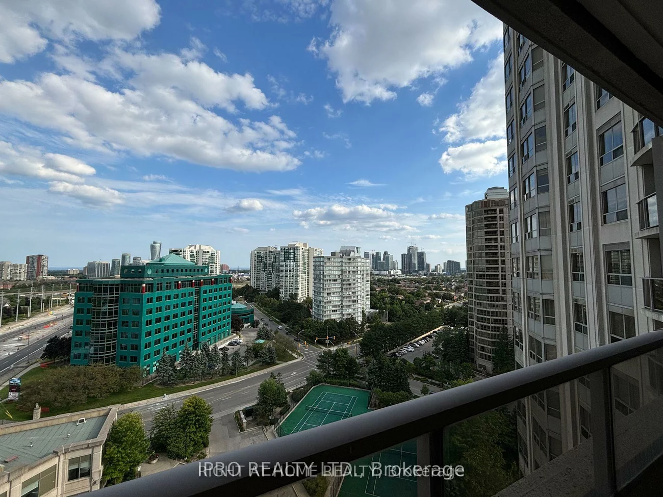 25, Kingsbridge Garden, Hurontario, Mississauga