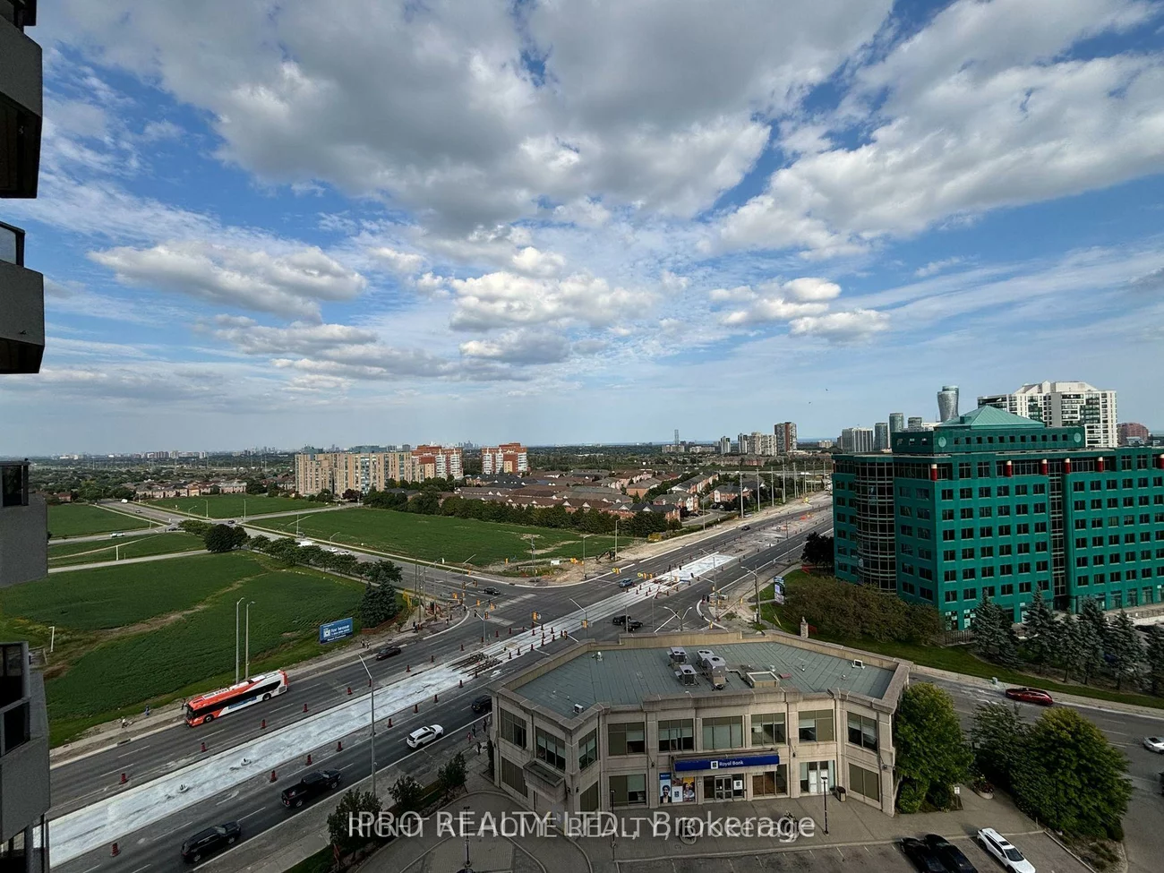 25, Kingsbridge Garden, Hurontario, Mississauga