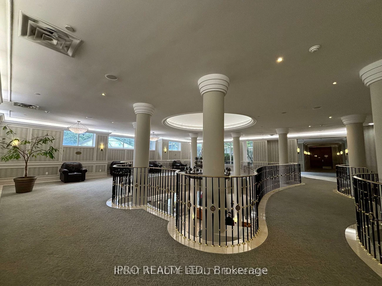 25, Kingsbridge Garden, Hurontario, Mississauga