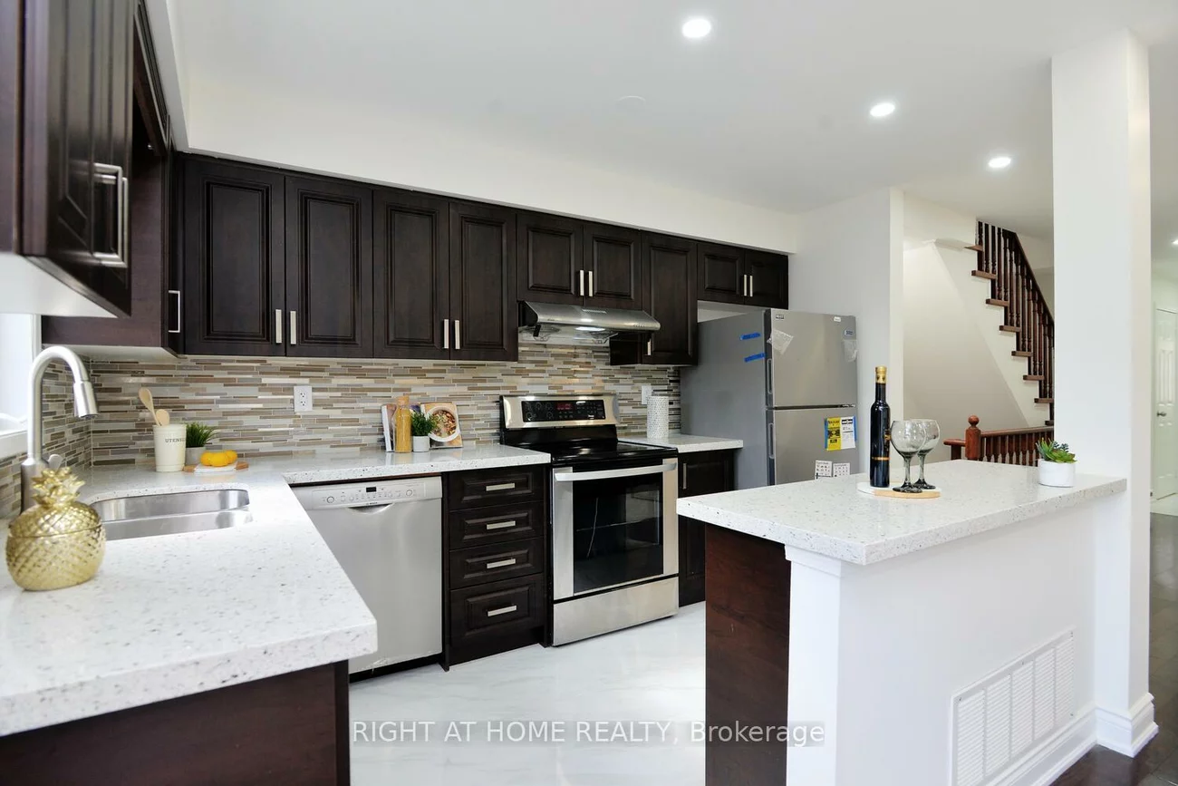 3150, Erin Centre, Churchill Meadows, Mississauga