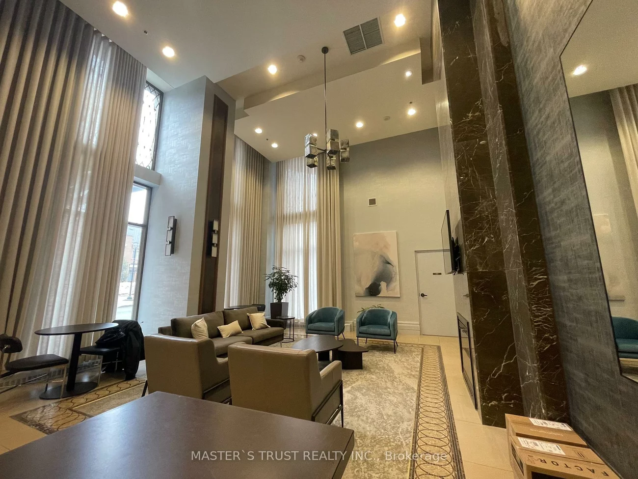 385, Prince Of Wales, City Centre, Mississauga