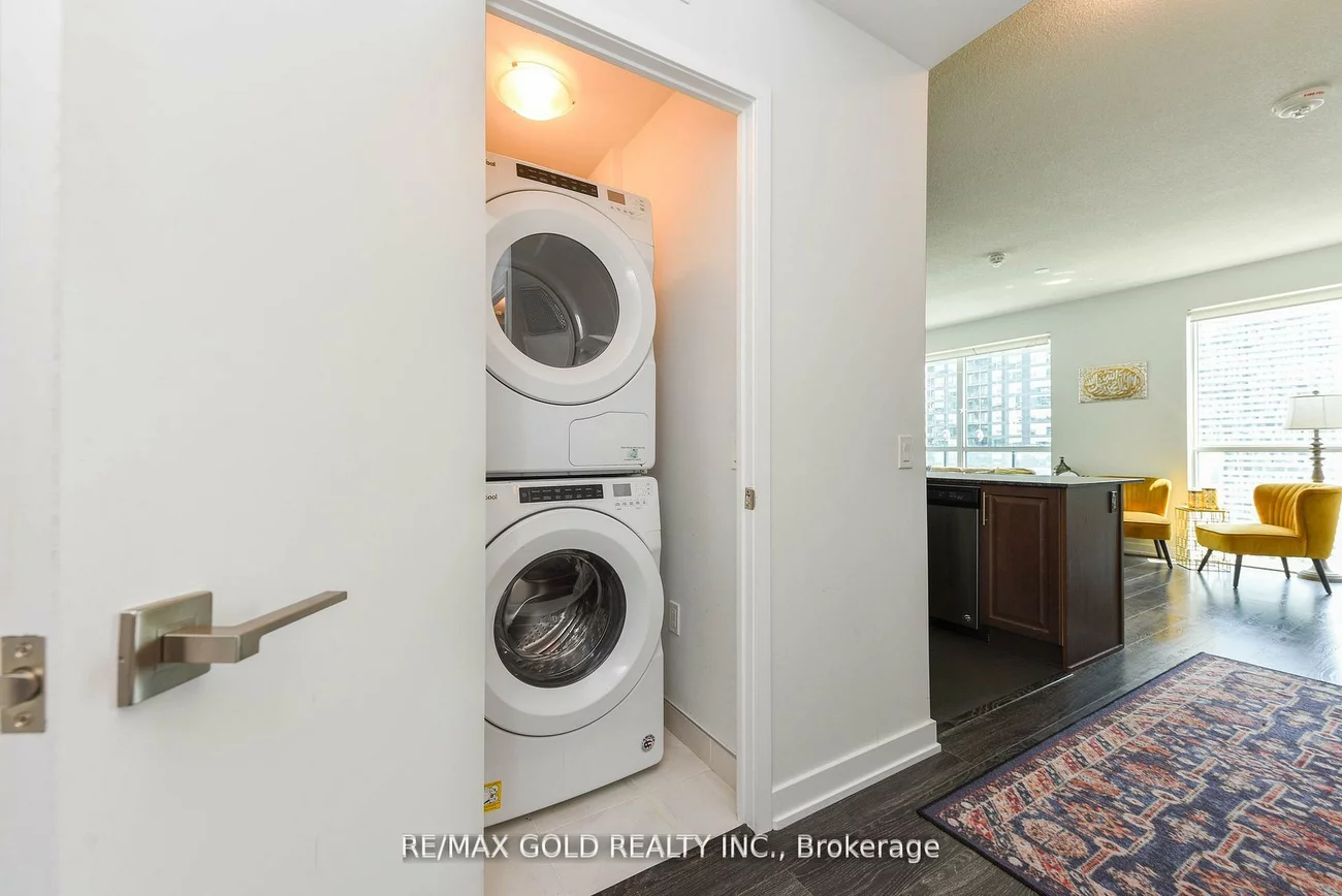 4055, Parkside Village, City Centre, Mississauga