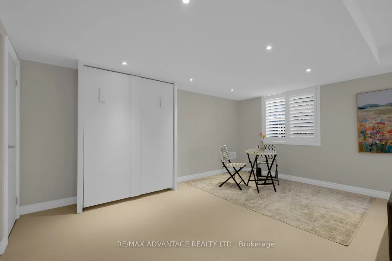 2401, Fifth, Sheridan, Mississauga