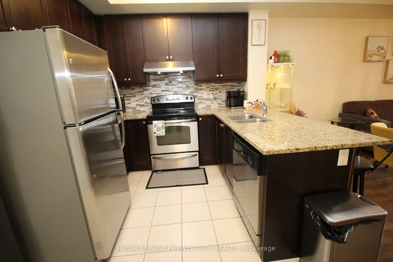 570, Lolita, Mississauga Valleys, Mississauga