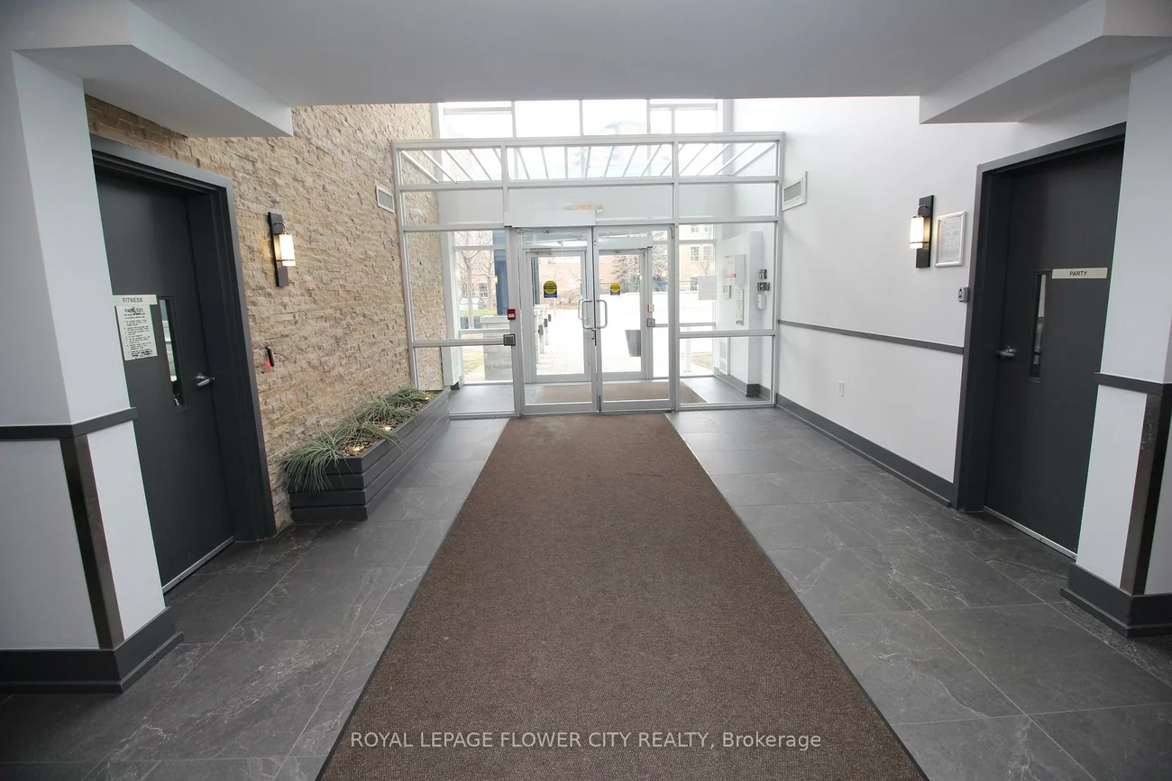 570, Lolita, Mississauga Valleys, Mississauga