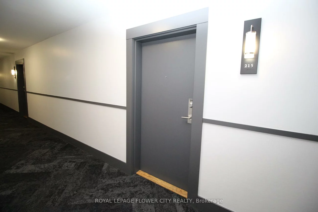 570, Lolita, Mississauga Valleys, Mississauga