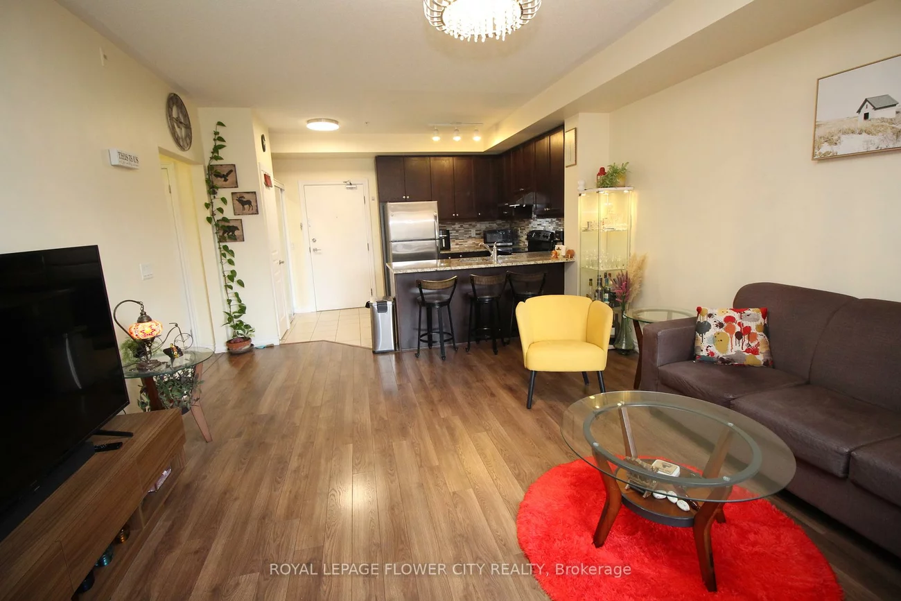570, Lolita, Mississauga Valleys, Mississauga
