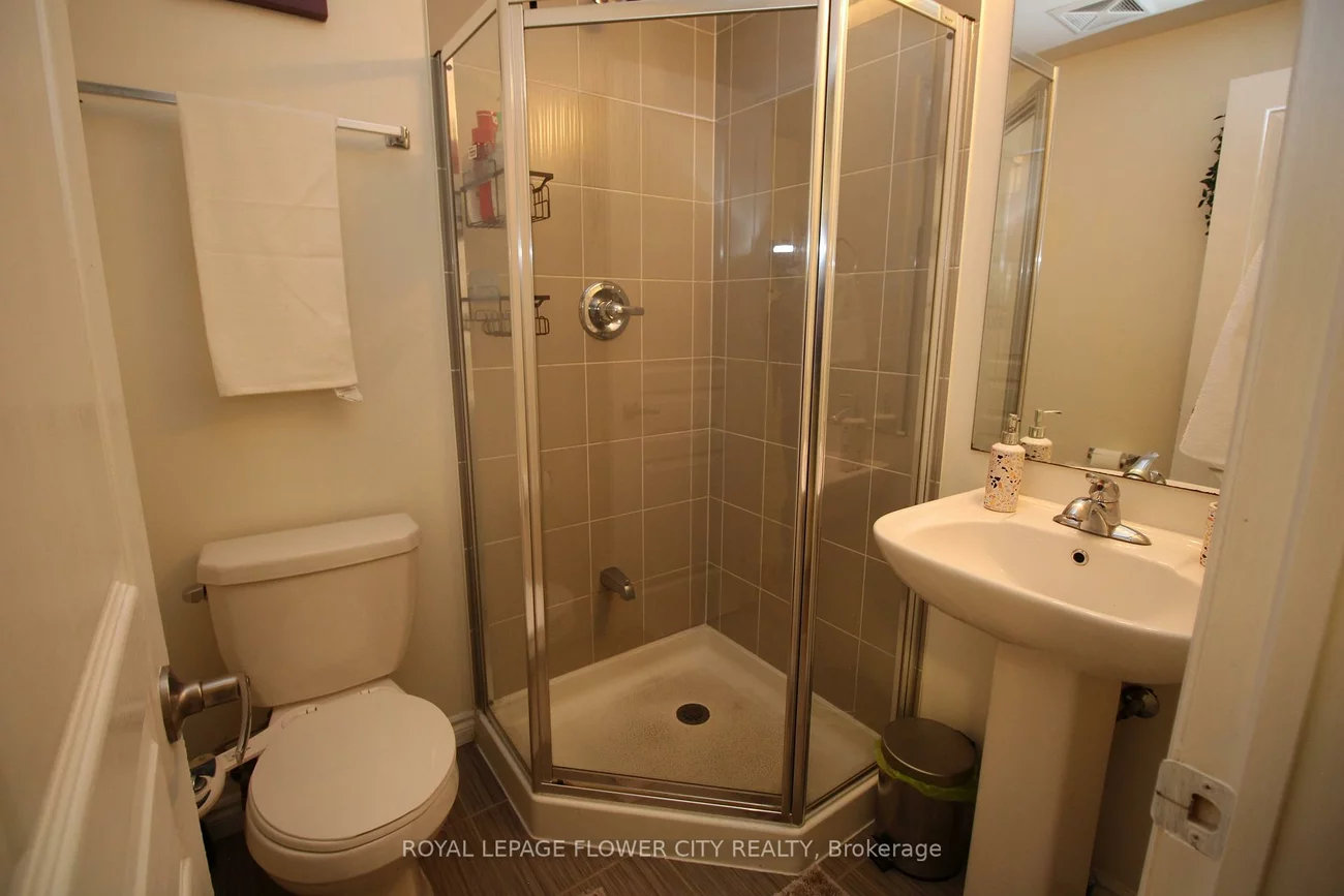 570, Lolita, Mississauga Valleys, Mississauga