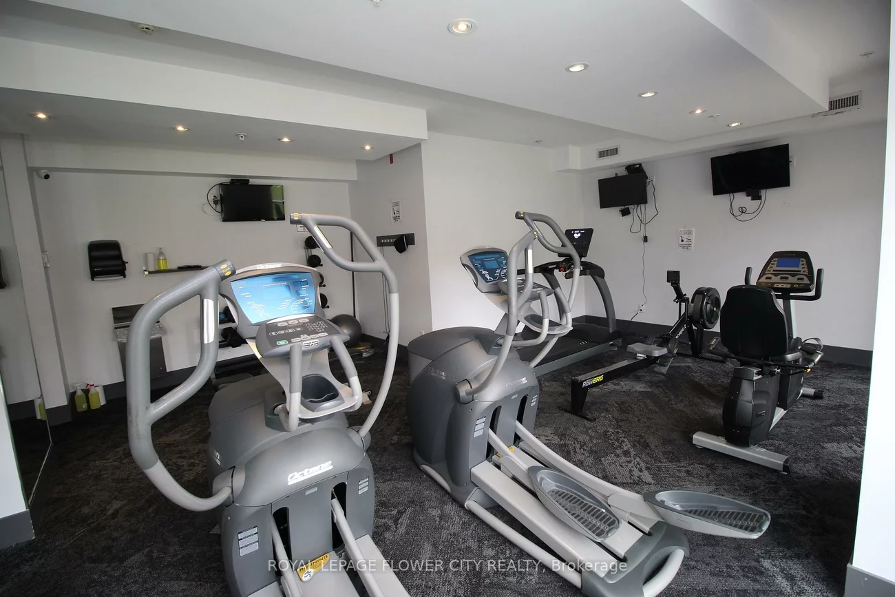 570, Lolita, Mississauga Valleys, Mississauga