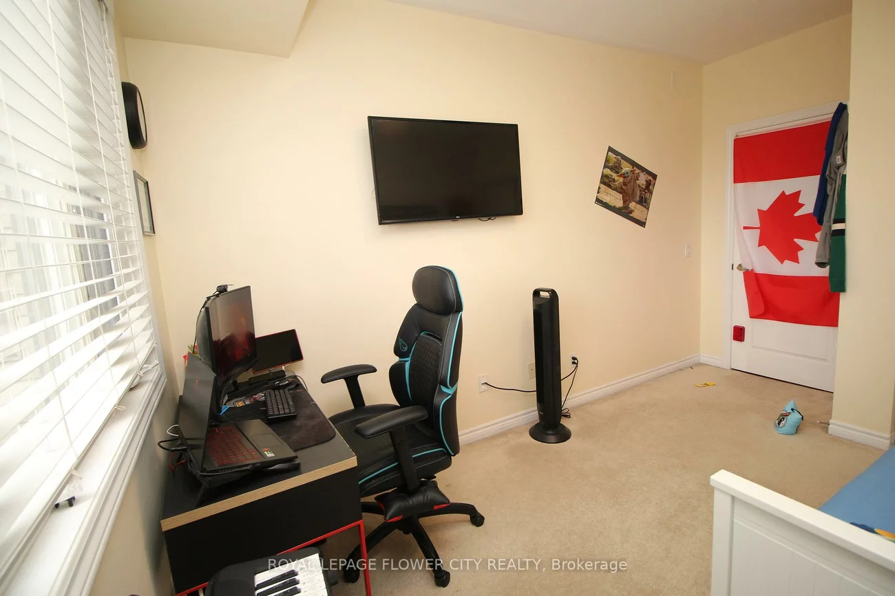 570, Lolita, Mississauga Valleys, Mississauga