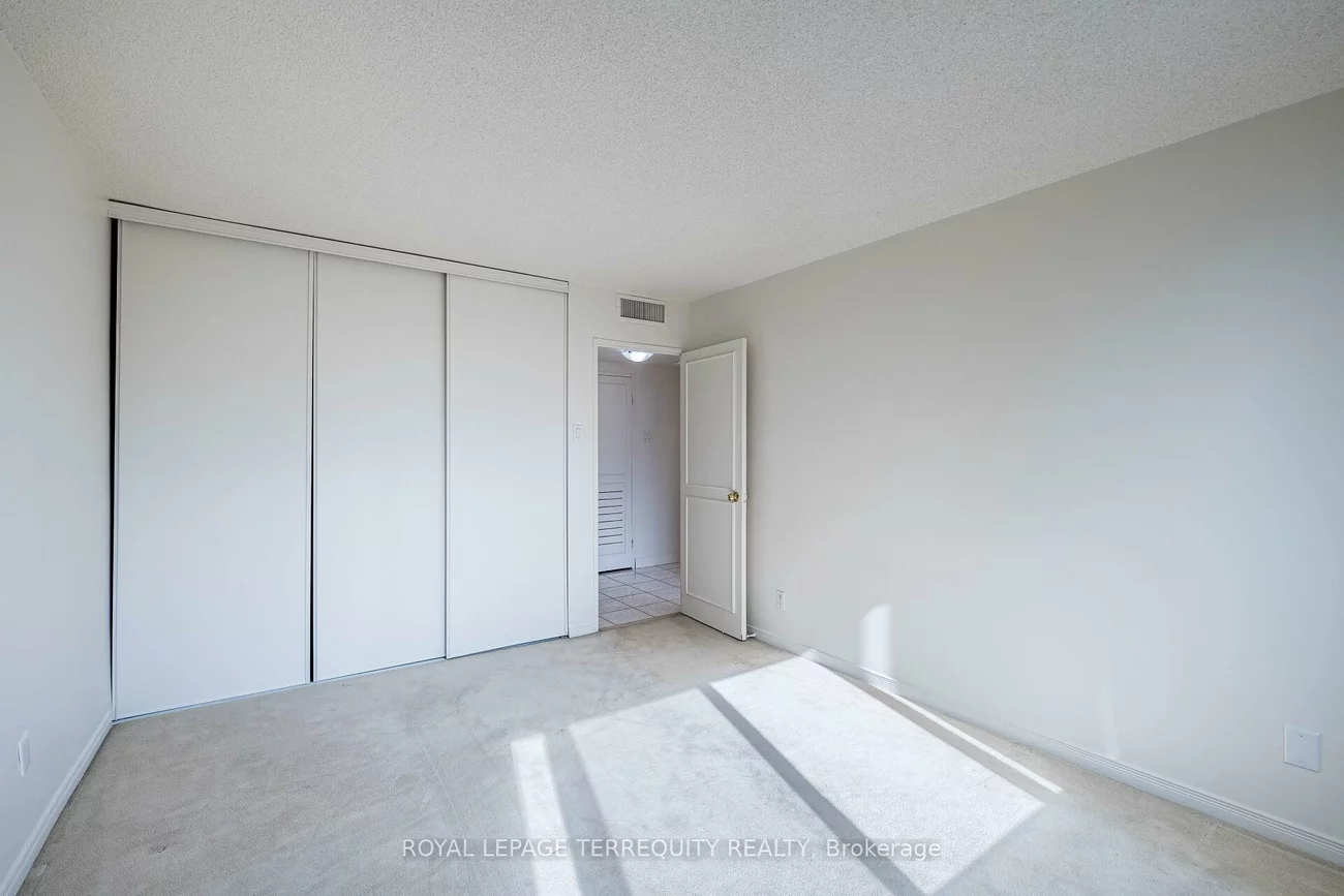 1333, Bloor, Applewood, Mississauga