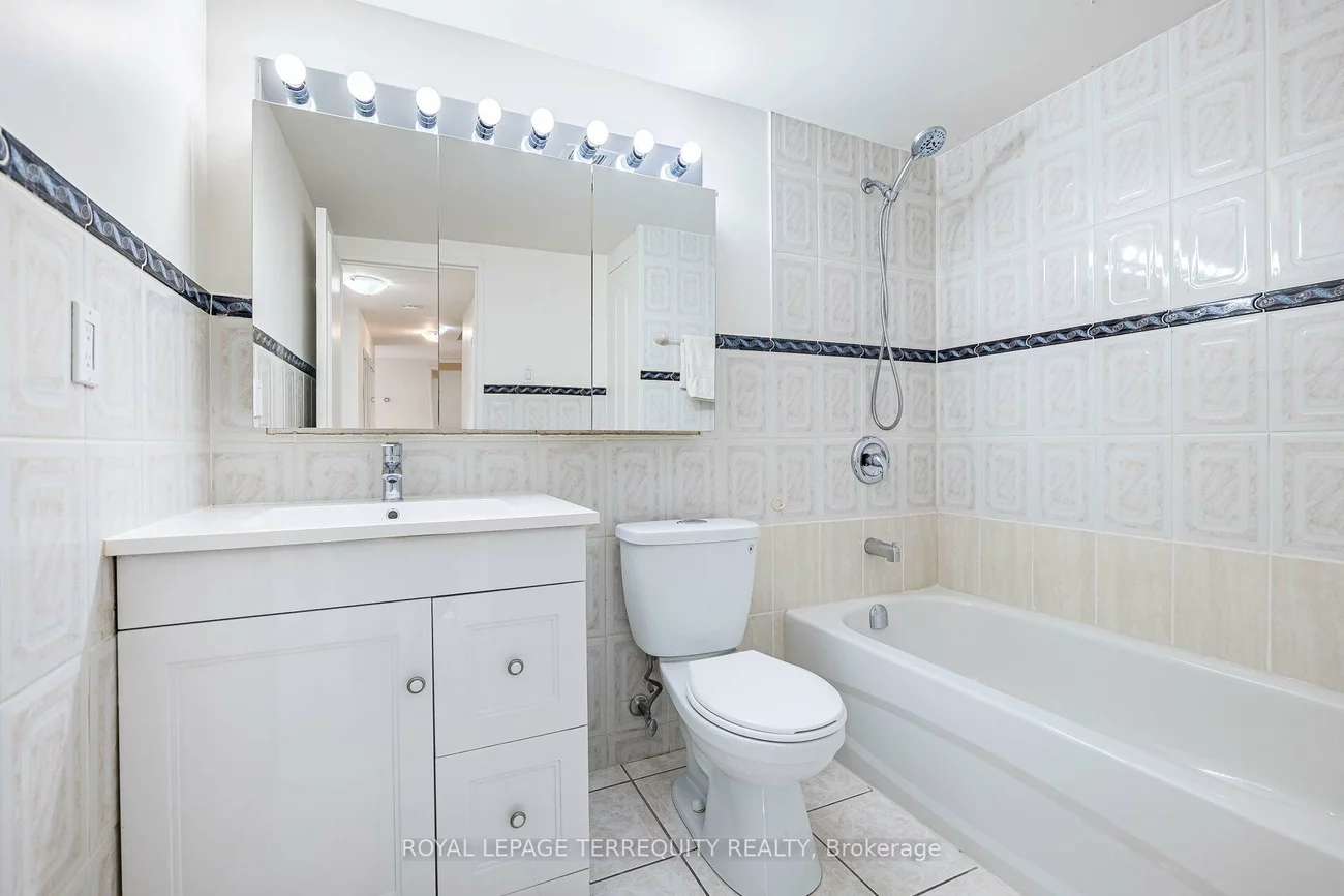 1333, Bloor, Applewood, Mississauga