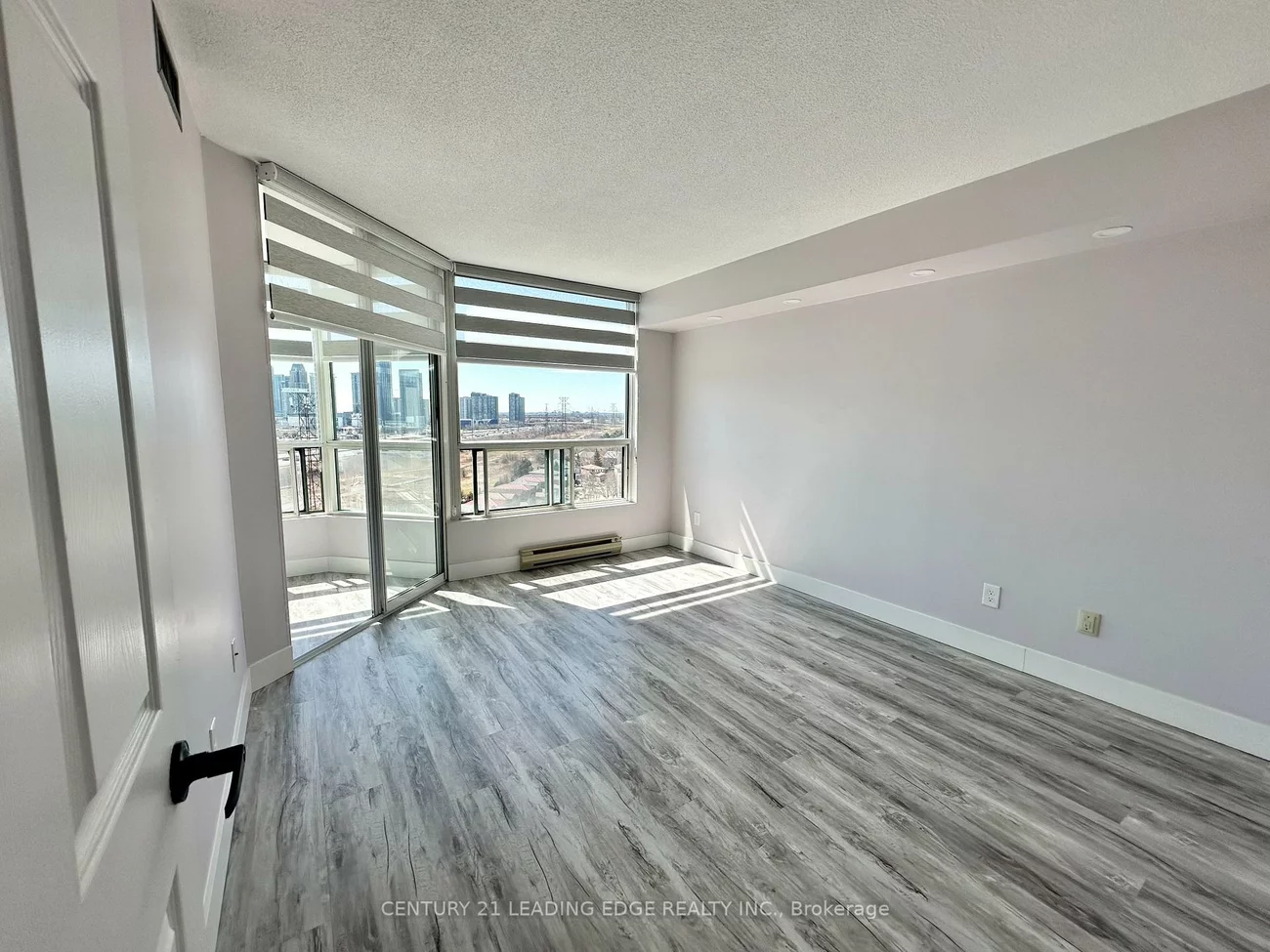4460, TUCANA, Hurontario, Mississauga