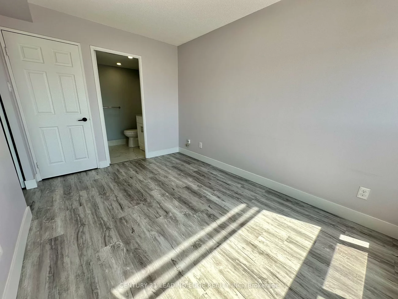 4460, TUCANA, Hurontario, Mississauga