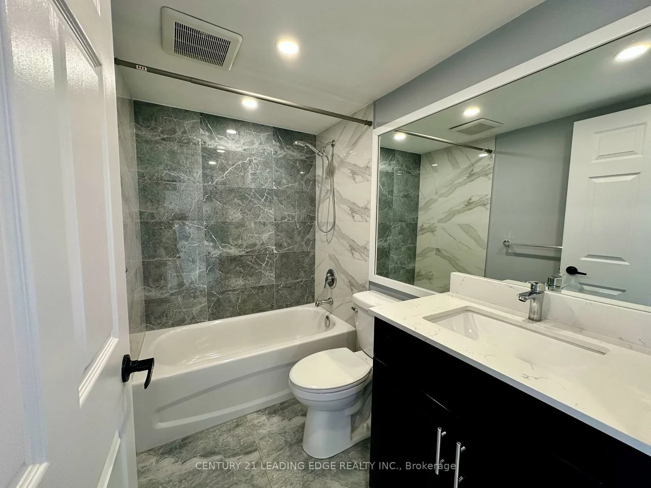 4460, TUCANA, Hurontario, Mississauga