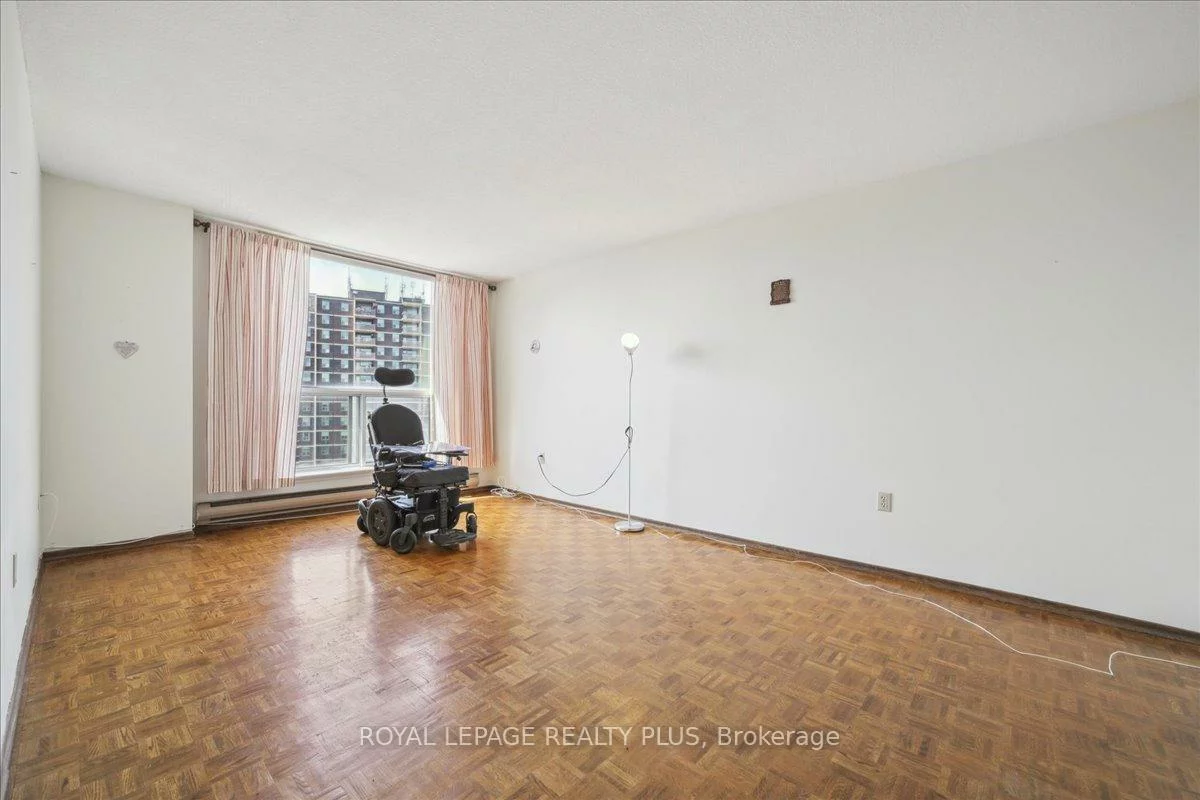 965, Inverhouse, Clarkson, Mississauga