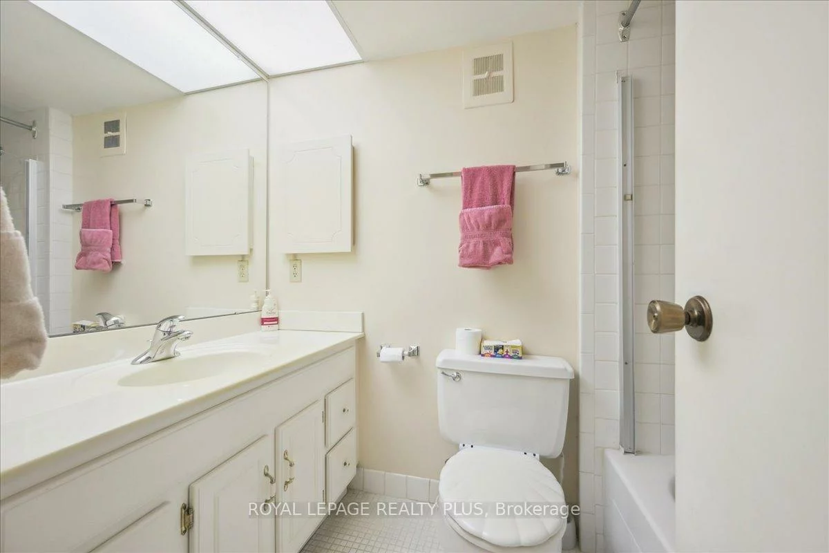 965, Inverhouse, Clarkson, Mississauga