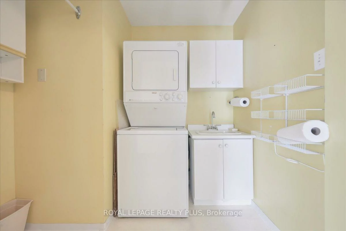 965, Inverhouse, Clarkson, Mississauga