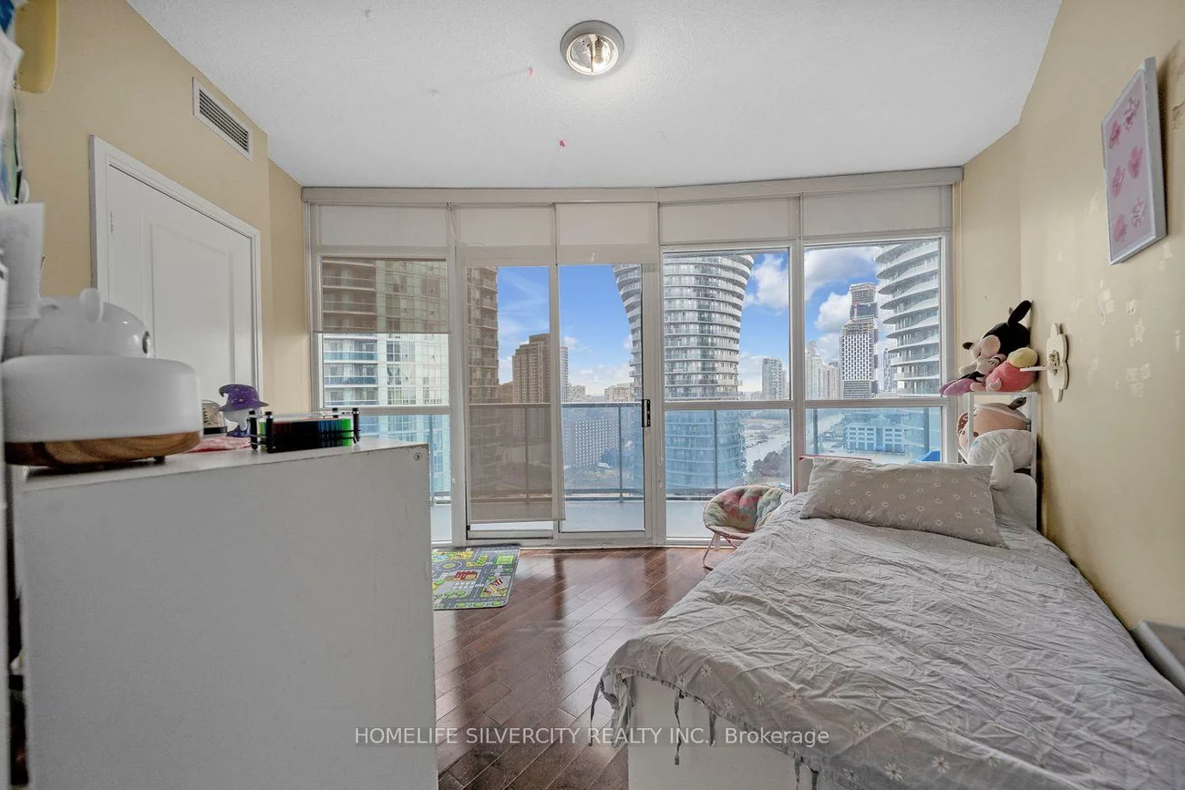 80, Absolute, City Centre, Mississauga