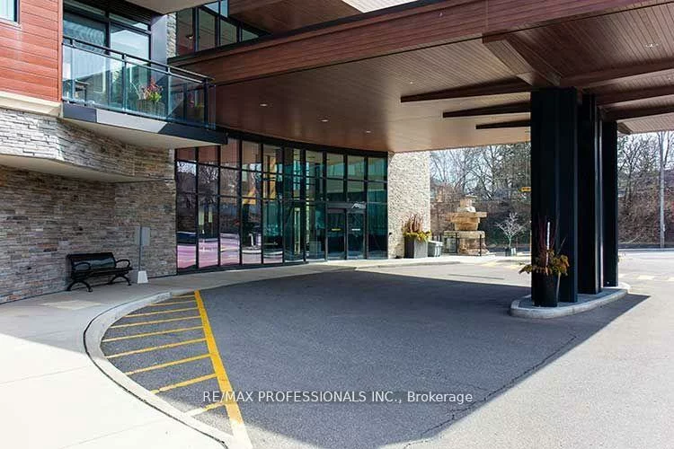 1575, Lakeshore, Clarkson, Mississauga