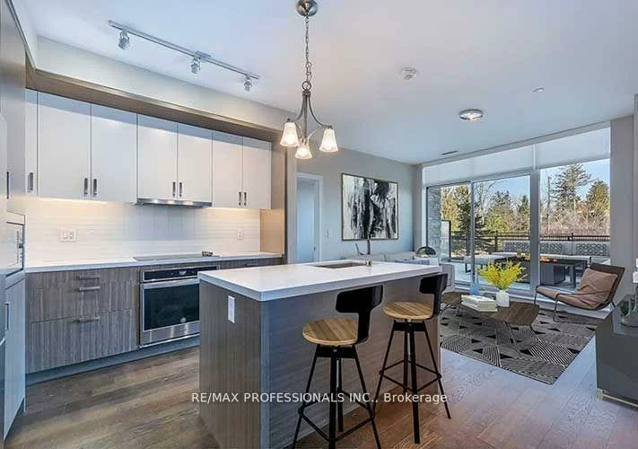 1575, Lakeshore, Clarkson, Mississauga