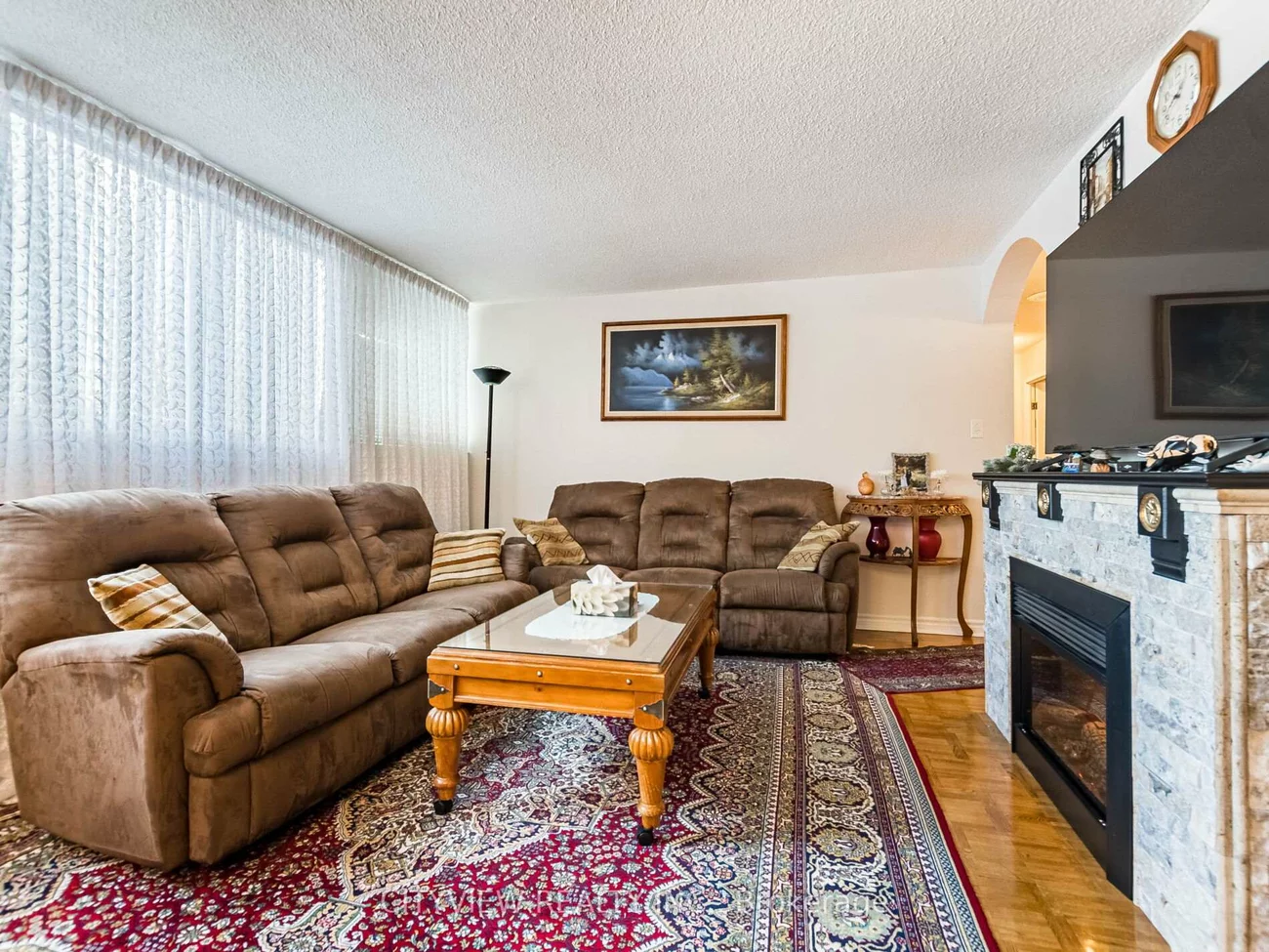 3700, Kaneff, Mississauga Valleys, Mississauga