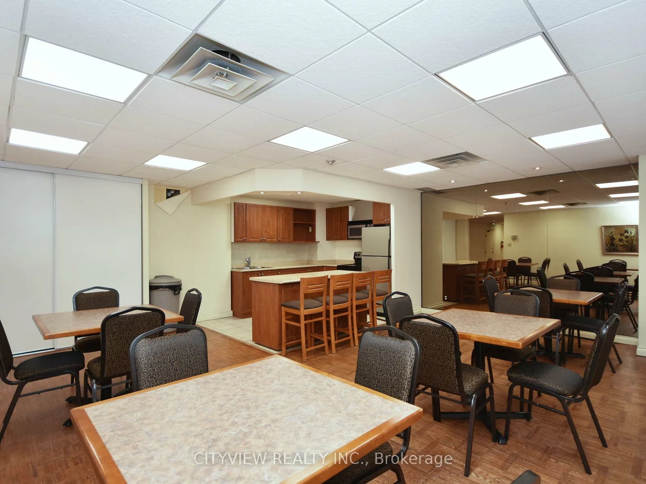 3700, Kaneff, Mississauga Valleys, Mississauga