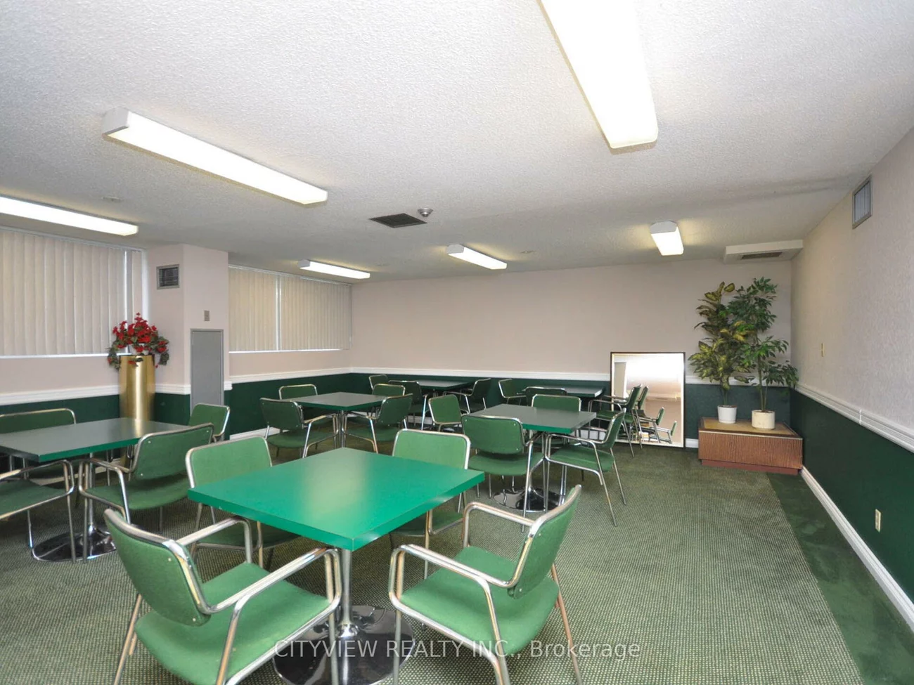 3700, Kaneff, Mississauga Valleys, Mississauga