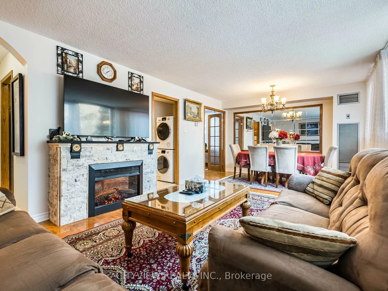 3700, Kaneff, Mississauga Valleys, Mississauga