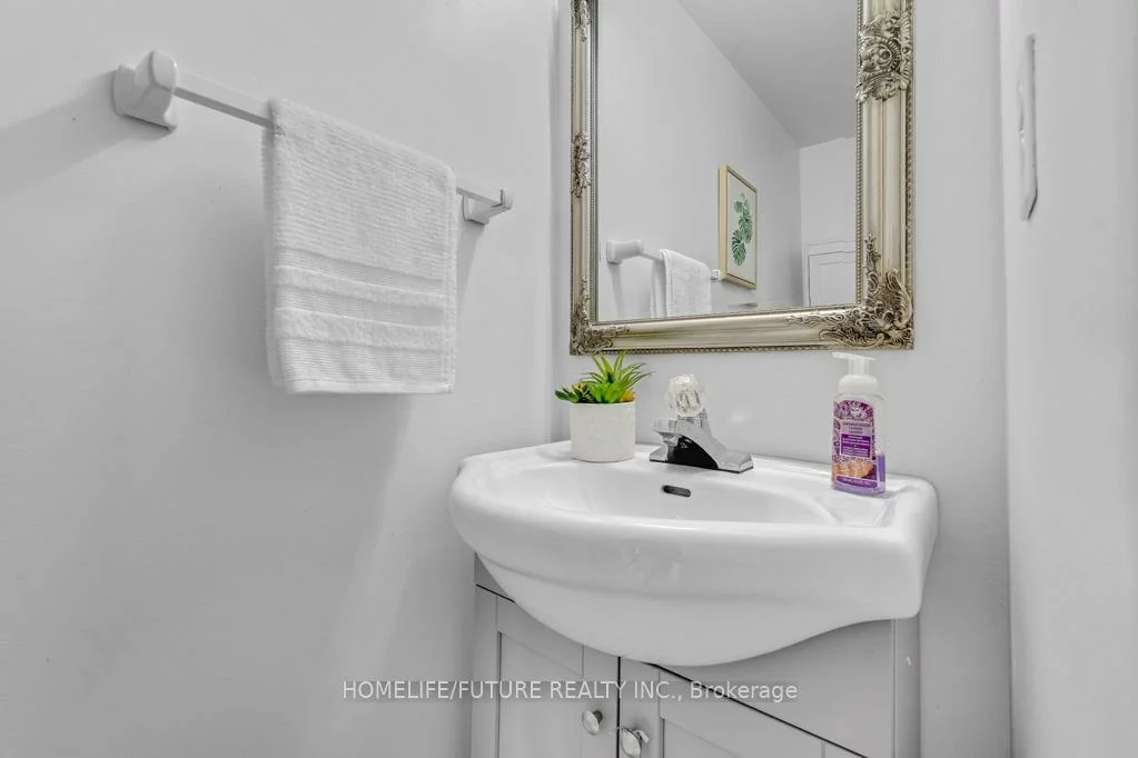 1050, Bristol, East Credit, Mississauga
