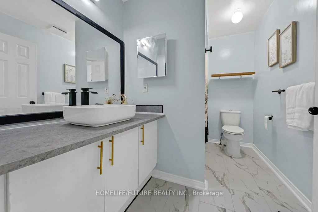 1050, Bristol, East Credit, Mississauga
