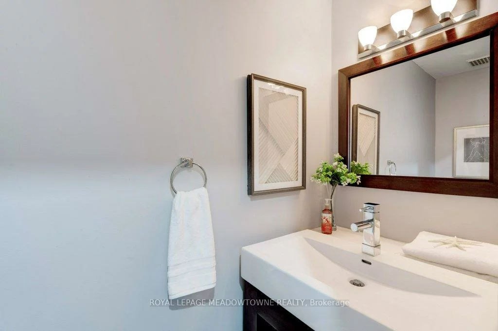 336, Queen, Streetsville, Mississauga