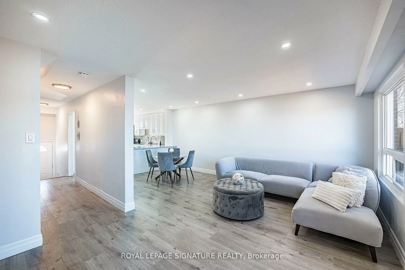 2445, Homelands, Sheridan, Mississauga