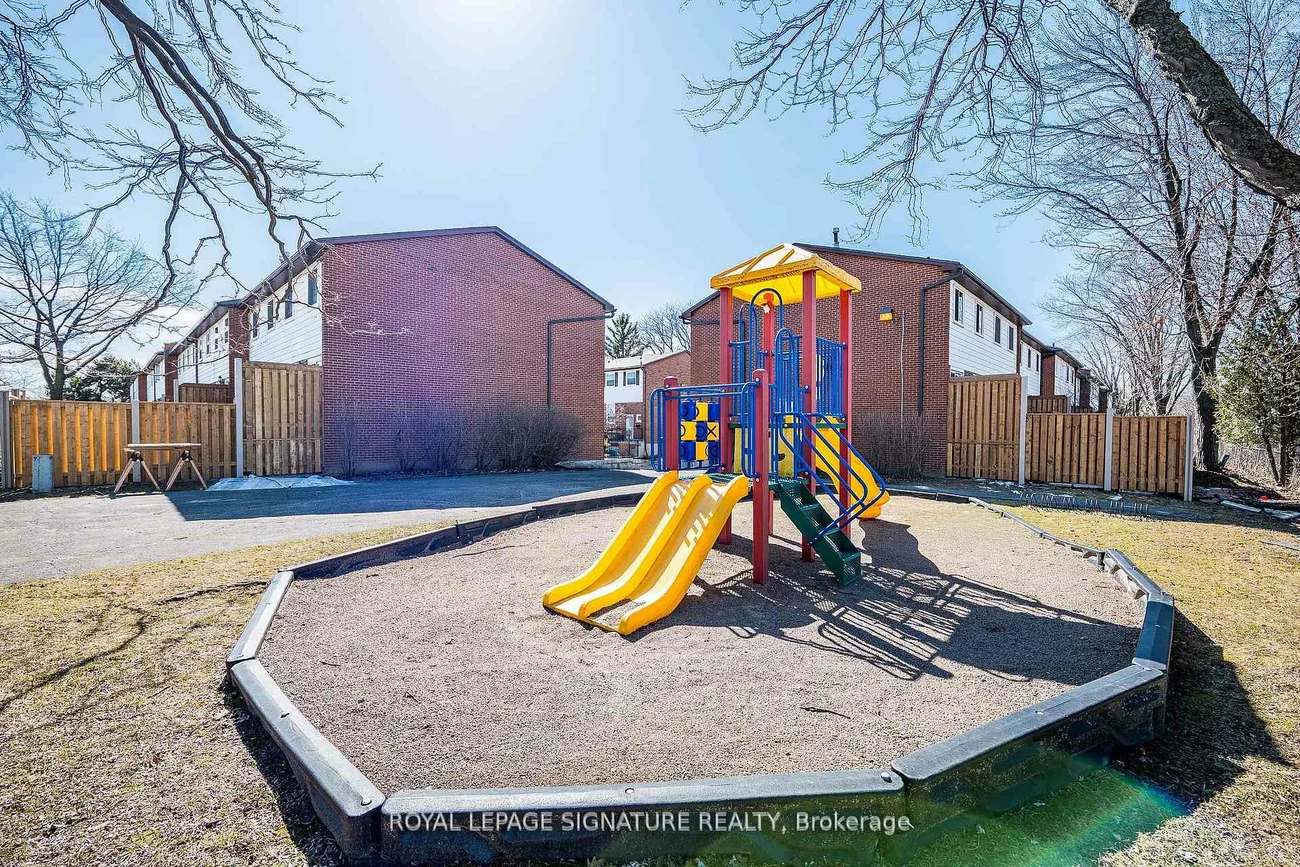 2445, Homelands, Sheridan, Mississauga
