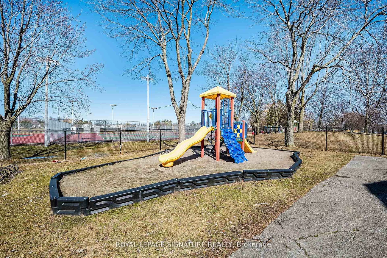 2445, Homelands, Sheridan, Mississauga