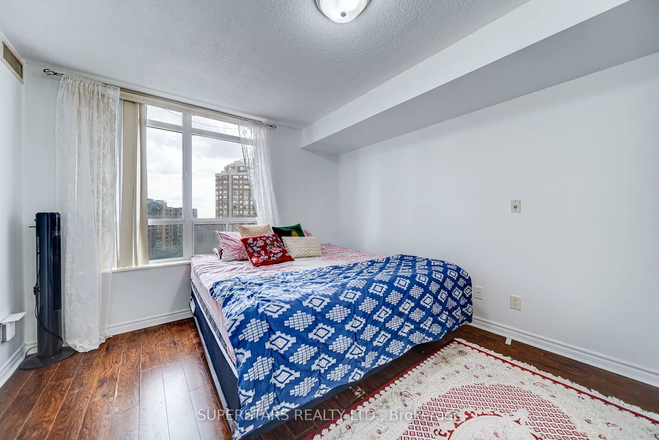 3888, Duke Of York, City Centre, Mississauga