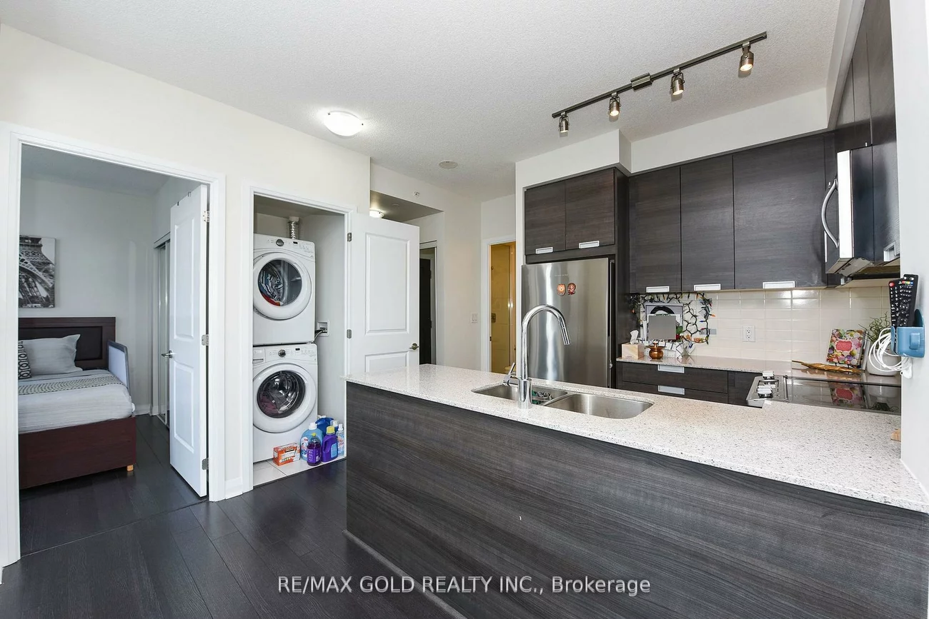 5033, Four Spring, Hurontario, Mississauga