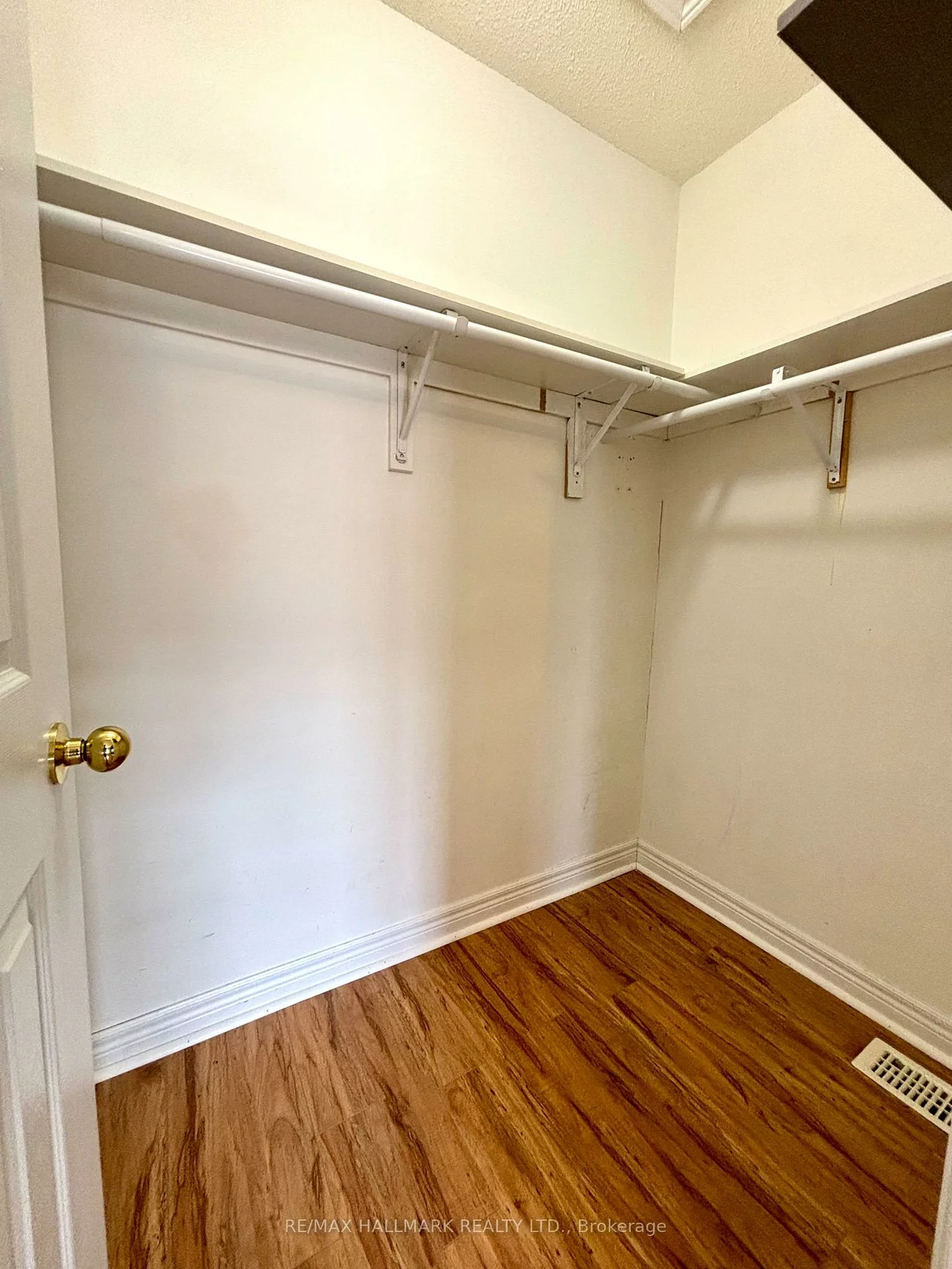 1128, Dundas, Erindale, Mississauga
