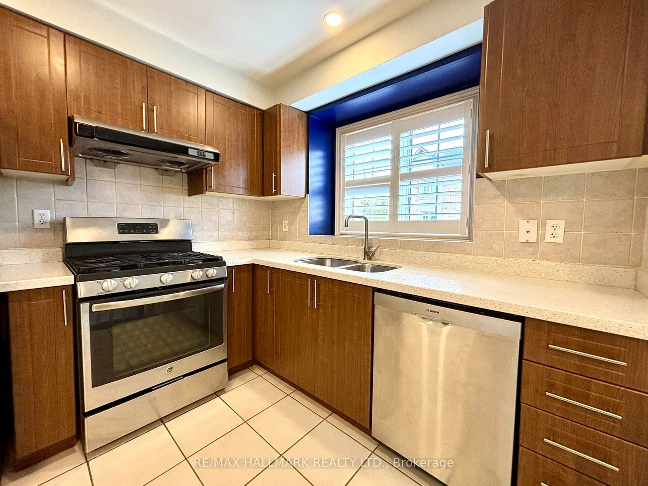 1128, Dundas, Erindale, Mississauga
