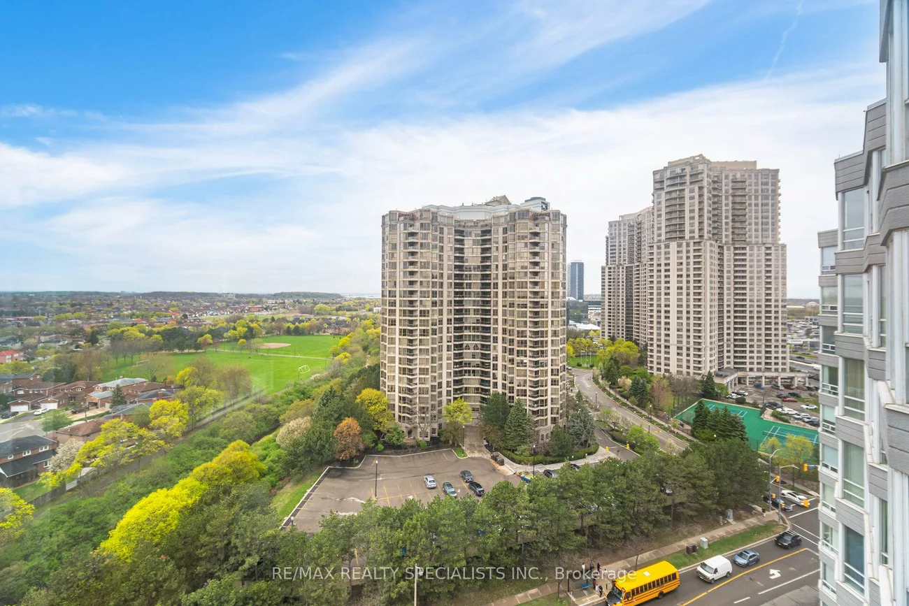 50, Kingsbridge Gdn, Hurontario, Mississauga
