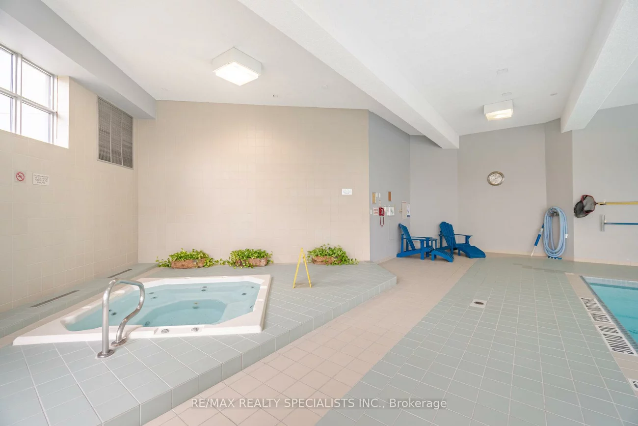 50, Kingsbridge Gdn, Hurontario, Mississauga