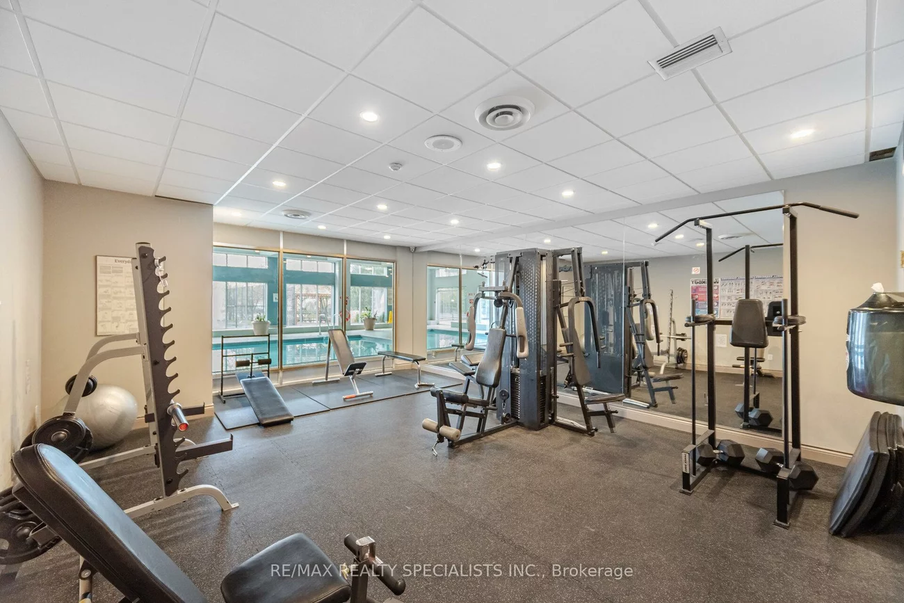 50, Kingsbridge Gdn, Hurontario, Mississauga