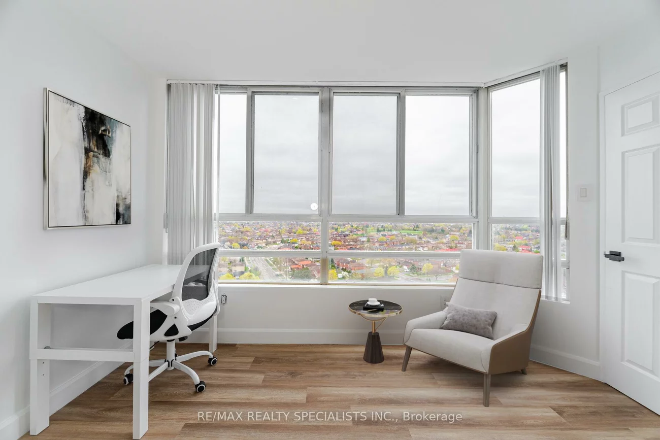 50, Kingsbridge Gdn, Hurontario, Mississauga