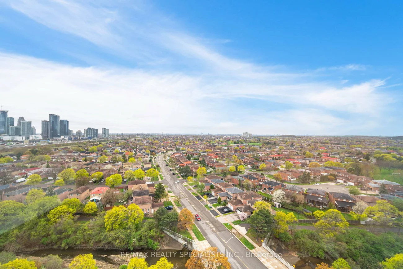 50, Kingsbridge Gdn, Hurontario, Mississauga