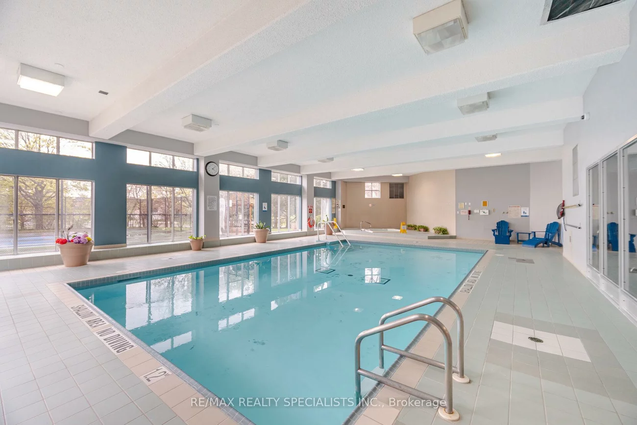 50, Kingsbridge Gdn, Hurontario, Mississauga